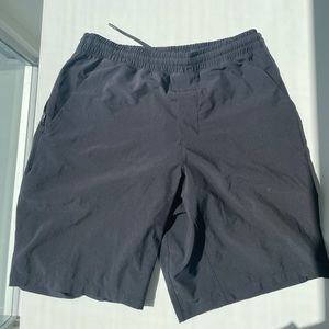 Men’s Medium Lululemon Pacebreaker Short with Liner 9”